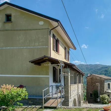 2 Bedroom Cozy In San Colombano Certenol *