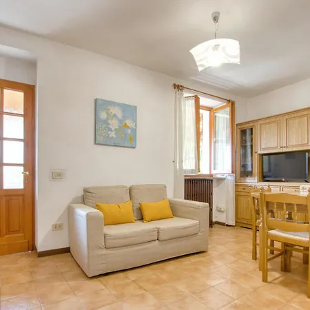 Ferienhaus 2 Bedroom Cozy In San Colombano Certenol *