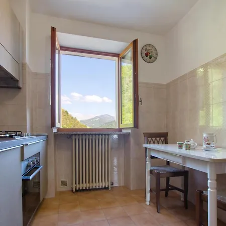 2 Bedroom Cozy In San Colombano Certenol * San Colombano Certenoli