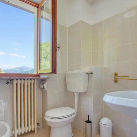 Ferienhaus 2 Bedroom Cozy In San Colombano Certenol San Colombano Certenoli