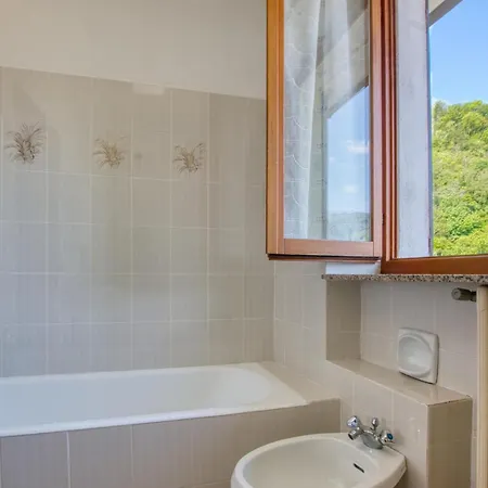 2 Bedroom Cozy In San Colombano Certenol